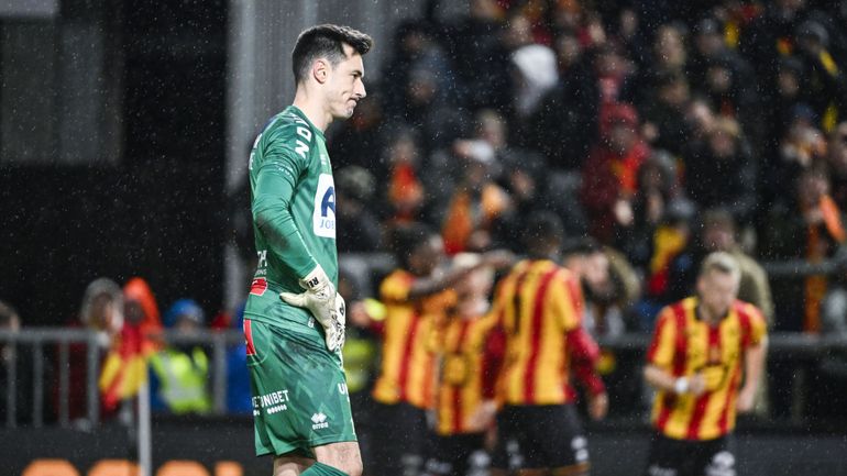 Insolite : près de trois mois après son goal héroïque face à Eupen, le gardien de Courtrai réalise un… auto-but gag