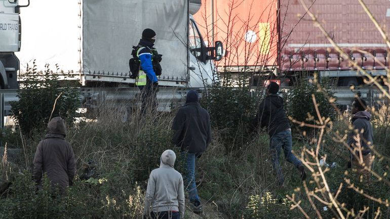 Frontex enquête sur la police bulgare qui aurait gardé des migrants en cage