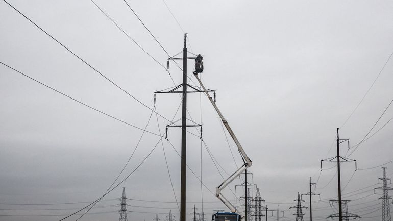 L'Ukraine se prépare à des coupures d'électricité après une attaque russe 