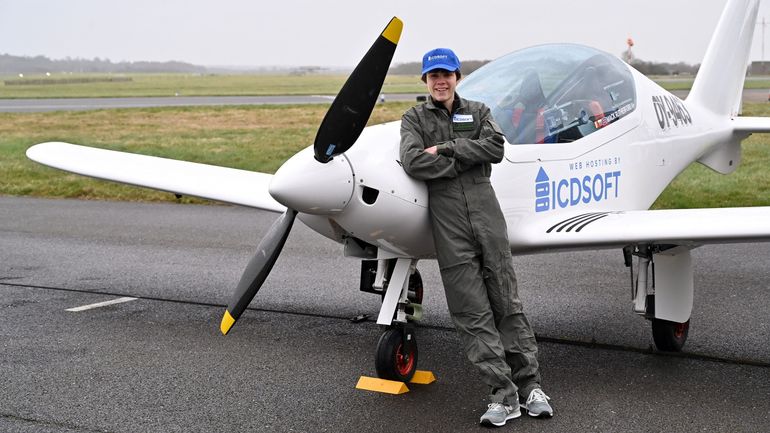 Un pilote d'ULM de 16 ans s'est envolé pour battre le record du tour du monde en solo