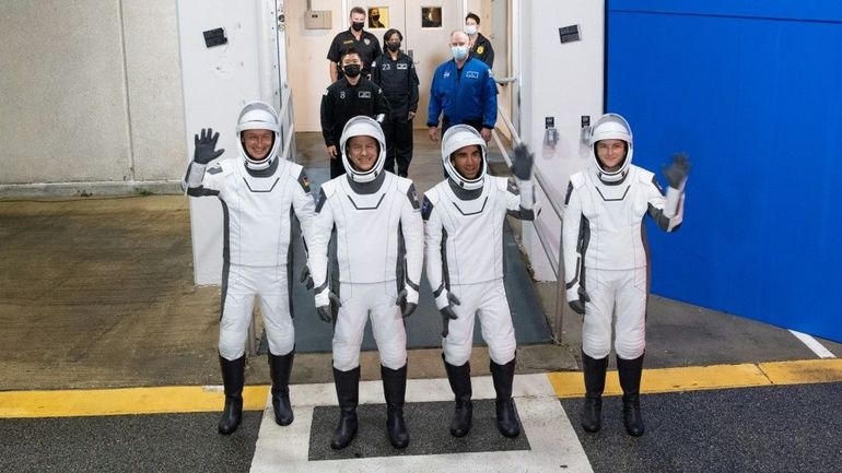 Quatre astronautes décollent mercredi soir vers la Station spatiale internationale avec SpaceX