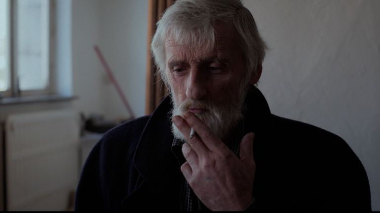 "Monstres de poussière" : Johnny et Goyko, deux survivants de la rue filmés à Liège