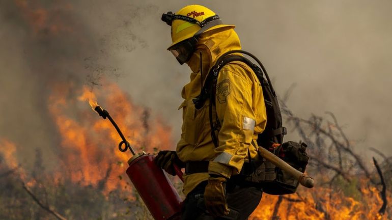 États-Unis : un incendie géant se propage à toute allure en Californie