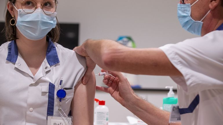 Vaccination obligatoire des soignants : ça coince toujours sur les sanctions