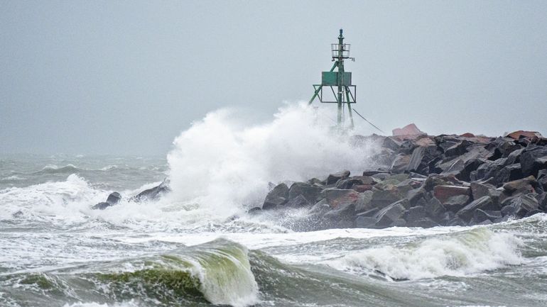 La côte belge se prépare au passage de la tempête Malik, des chemins fermés aux promeneurs