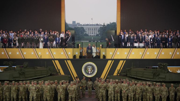 Donald Trump satisfait de sa grande parade militaire, malgré les nombreuses manifestations contre sa politique à travers les États-Unis