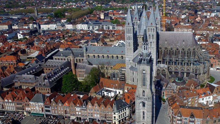 Des infiltrations d'eau abîment la Cathédrale de Tournai