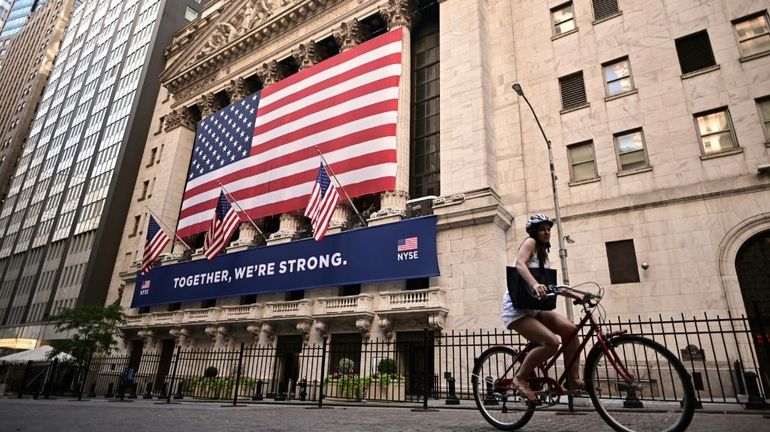 La plus forte chute de l'année pour le Dow Jones à Wall Street à cause du variant Omicron