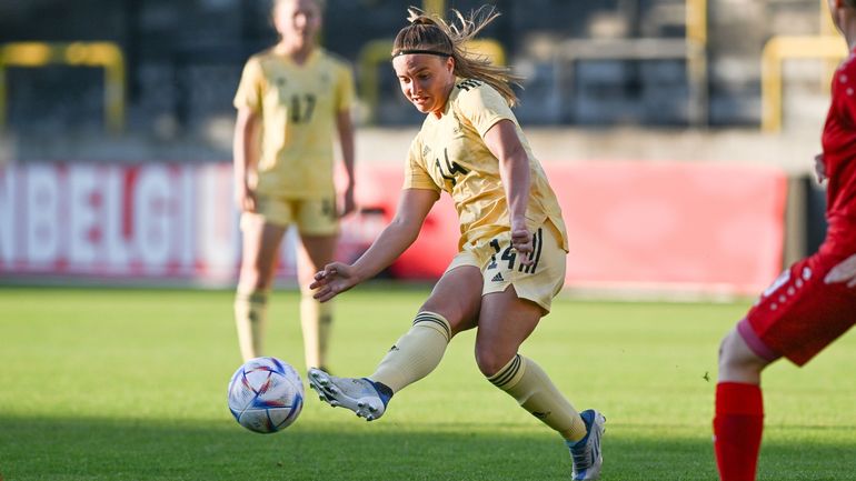 Davinia Vanmechelen (Red Flames) : 