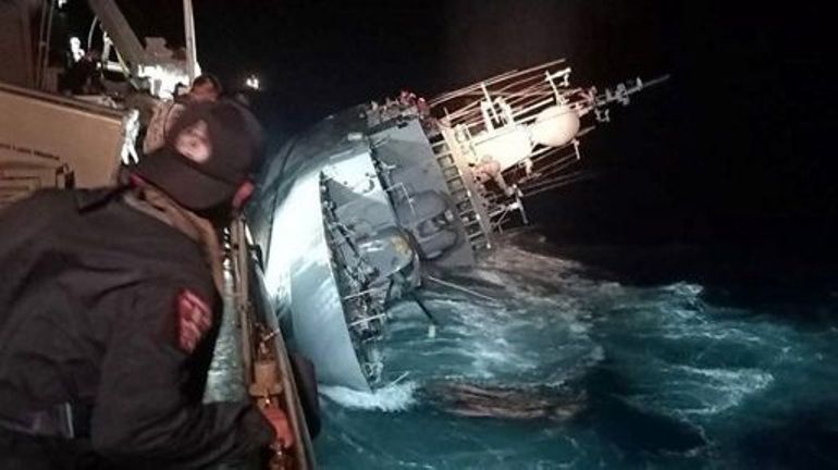 Thaïlande : 31 disparus au large après le chavirage d'un navire militaire