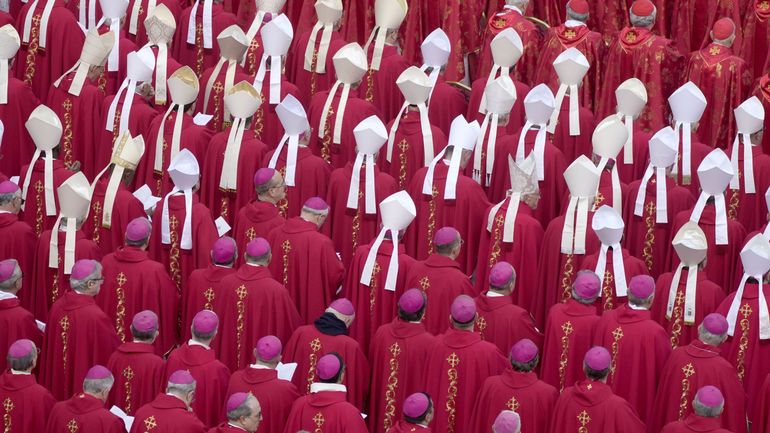 Décès de Benoît XVI : le Pape François préside les funérailles du pape émérite