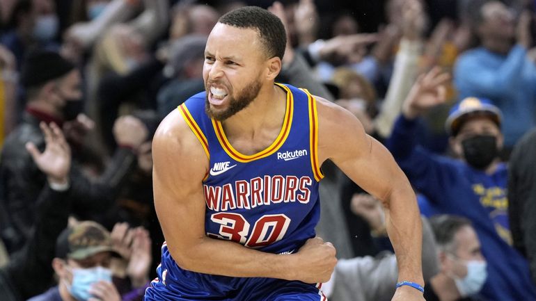 NBA : les Warriors dominent Memphis avec un Stephen Curry encore stratosphérique (46 points !)