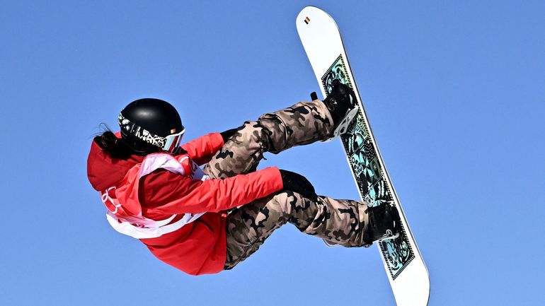 JO Pékin 2022 – Une élimination d’Evy Poppe en slopestyle, un coup de gueule et un incroyable record de longévité : "Pékin express", ce que vous avez manqué de cette 1re nuit