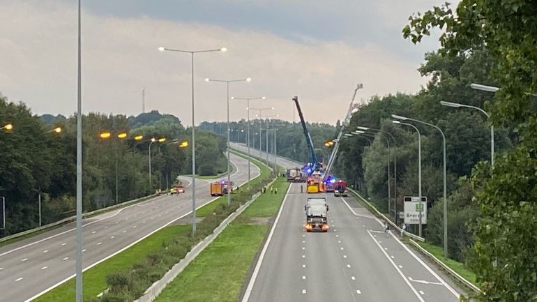 Camion renversé sur le ring de Bruxelles : la zone de l'accident a été rouverte à la circulation
