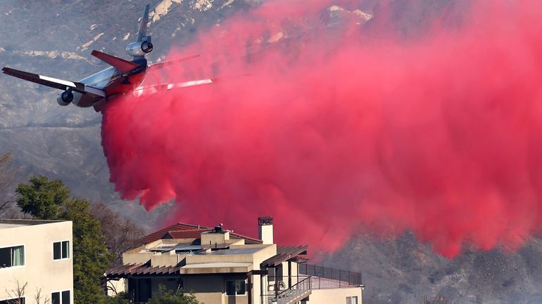 C'est quoi ce retardateur de flamme rose utilisé pour combattre les incendies à Los Angeles ? Est-il dangereux ?
