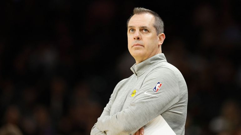 Quand le coach des Lakers Frank Vogel apprend son licenciement sur les réseaux sociaux : "On ne m’a rien dit"