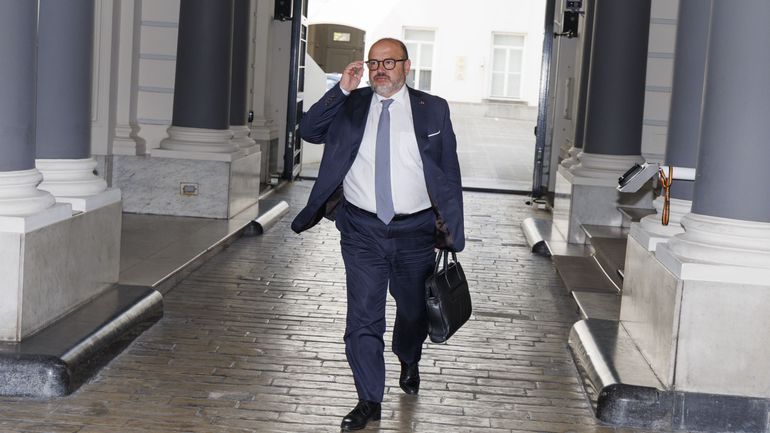 Face au trafic de drogues, le ministre de l'Intérieur veut envoyer des officiers de liaison au Panama et aux Émirats arabes