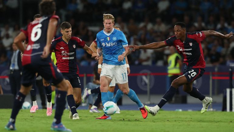 Naples s’impose de justesse face à Cagliari pour les débuts de Kevin De Bruyne à domicile