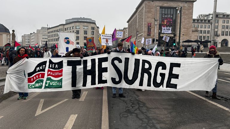 Plusieurs centaines de manifestants à Bruxelles contre le fascisme, les génocides, les guerres et les crises climatiques