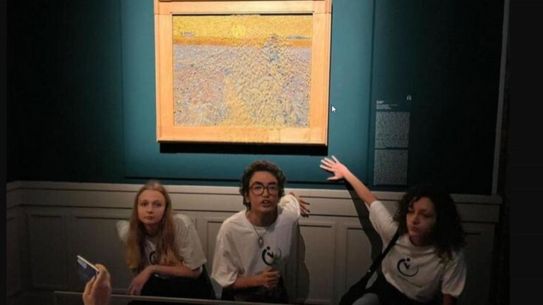 Climat : des activistes jettent de la soupe sur un tableau de Van Gogh à Rome