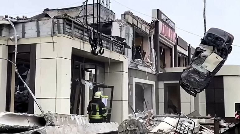 Guerre en Ukraine : 20 morts dans un bombardement ukrainien sur une boulangerie dans l'est de l'Ukraine occupé, selon Moscou