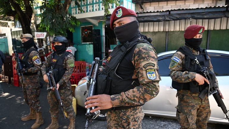 Vaste opération militaire contre les gangs dans la capitale du Salvador