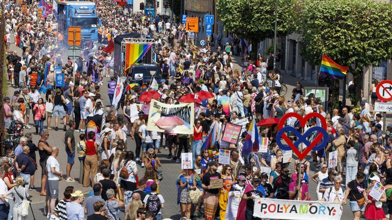 Plus de 110 000 personnes assistent à la Pride Parade à Anvers