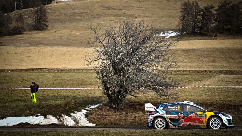 Direct vidéo et commenté : Neuville prend la tête du Monte-Carlo, les 3 premiers se tiennent en 5 secondes