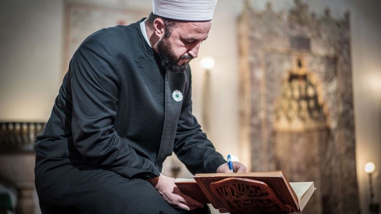 Sur les 600 imams de Belgique, une centaine sont reconnus : 