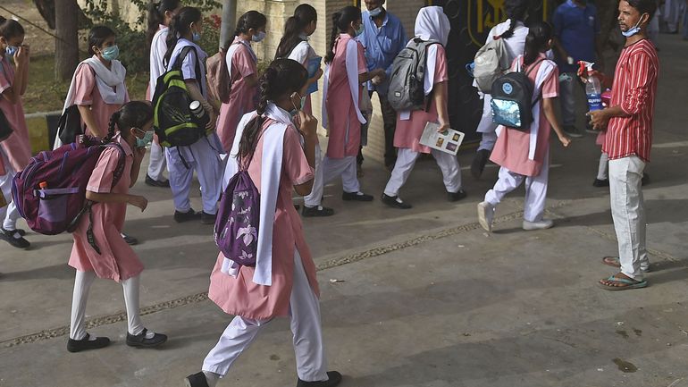 Une école publique pour les transgenres ouvre au Pakistan, une première