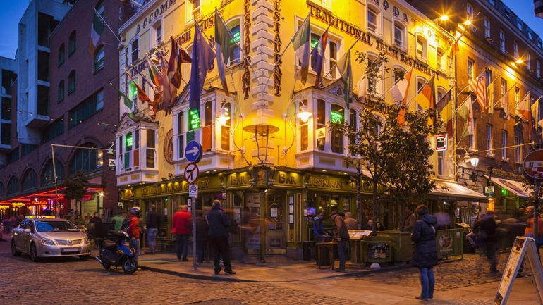 Coronavirus en Irlande : pubs et restaurants rouvrent en salles pour les vaccinés