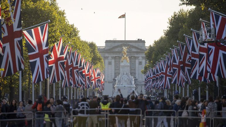 Les adieux à la reine Elizabeth II approchent, les dirigeants étrangers arrivent