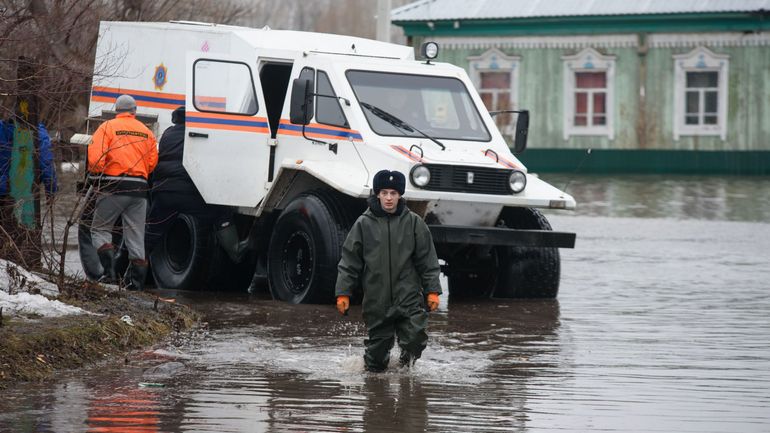 Plus de 100.000 habitants évacués au Kazakhstan et en Russie suite aux inondations