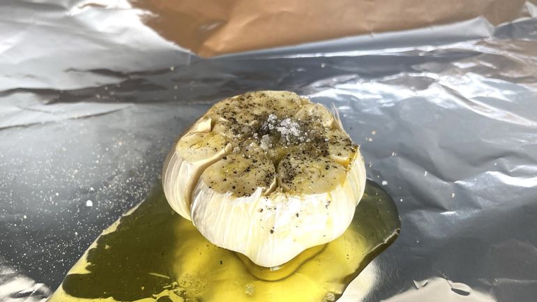 Légumes au barbecue : caviar d’aubergines et ail confit - RTBF Actus