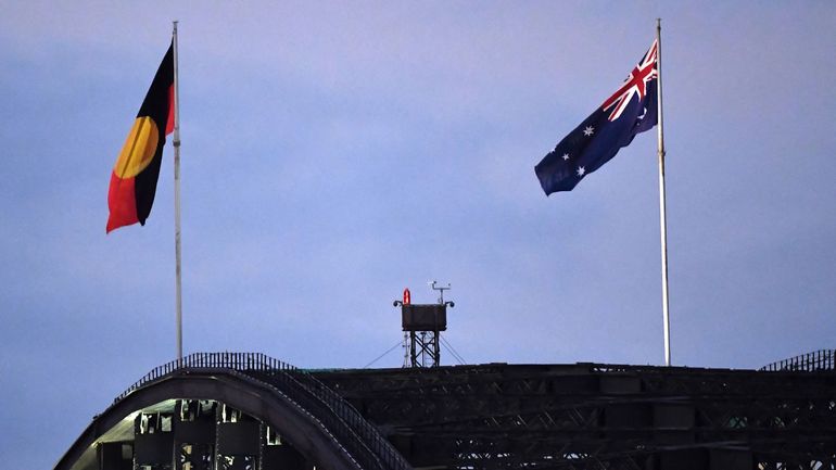 En Australie, le drapeau aborigène est désormais hissé au sommet du pont de Sydney