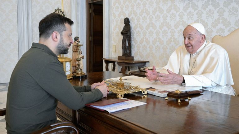 Guerre en Ukraine : le président ukrainien Volodymyr Zelensky a rencontré le pape François au Vatican