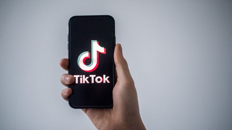 TikTok condamné au Royaume-Uni à une amende de 12,7 millions de livres liée aux données d'enfants