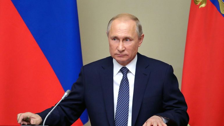 Vladimir Poutine va reconnaître l'indépendance des deux régions séparatistes pro-russes en Ukraine, selon le Kremlin