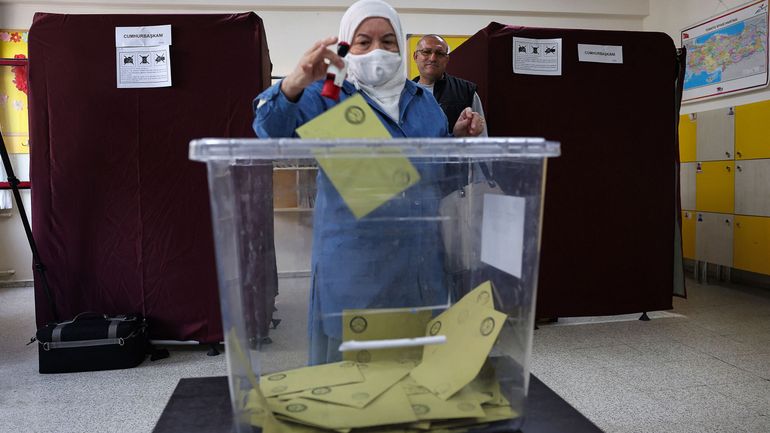 Elections en Turquie : fermeture des bureaux de vote pour le second tour de la présidentielle