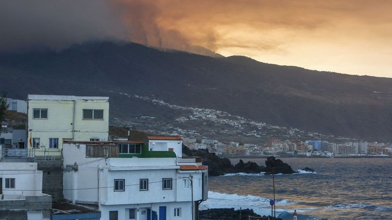 Espagne : le feu de forêts poursuit sa course au nord de Tenerife