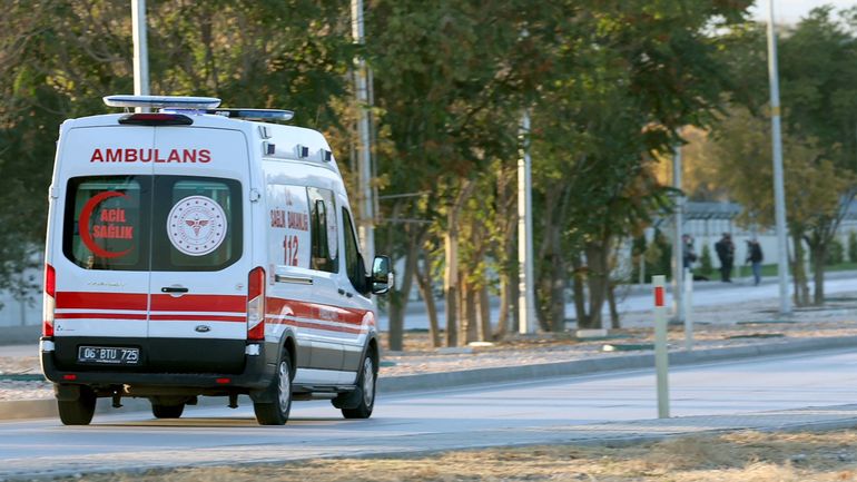Séisme en Turquie : près de 70 personnes blessées et une adolescente décédée après un mouvement de panique