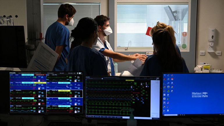 France : 5% des patients hospitalisés disposent de faux pass, selon le ministre de la Santé