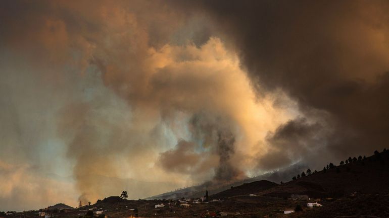 Eruption d'un volcan aux Canaries - Une centaine de maisons détruites, 5500 personnes évacuées