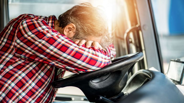 Autoroutes : la fatigue chronique des chauffeurs au coeur d'une action de la CSC sur les aires de repos ce jeudi