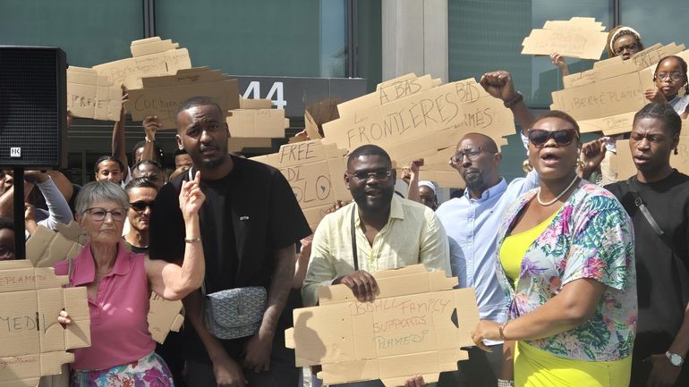 Des manifestants se mobilisent pour demander la libération de Plamedi Ngolo, un espoir du basket enfermé à Vottem