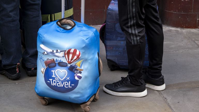 Bagages à main payants : des associations déposent plainte contre 7 compagnies aériennes