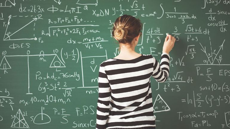 Enquête PISA 2022 : baisse inédite du niveau en mathématiques chez les élèves de 15 ans