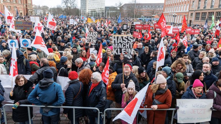 Des milliers de personnes manifestent à nouveau contre l'extrême droite en Allemagne