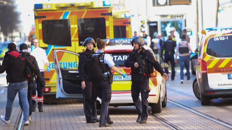 Un mort et plusieurs blessés graves en Allemagne : une voiture fonce dans la foule à Mannheim. Le conducteur a été arrêté