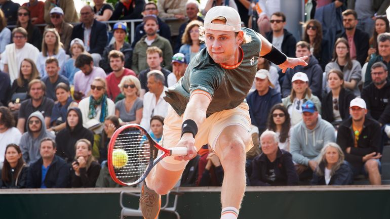 Direct vidéo - Roland-Garros : Bergs-Marterer, mené 1 set à 0, le Belge est bien revenu après la pluie